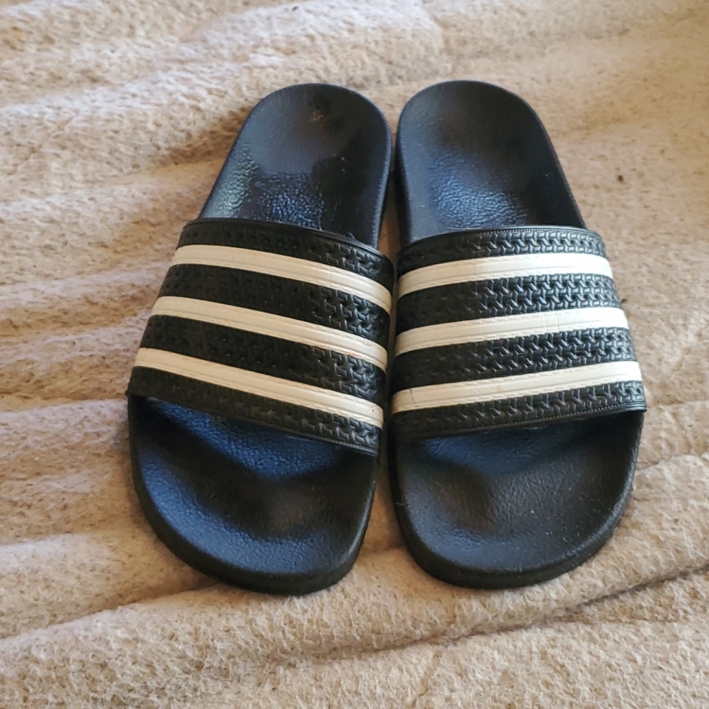 EUC Adidas stripe blavk white sandal Men's slide